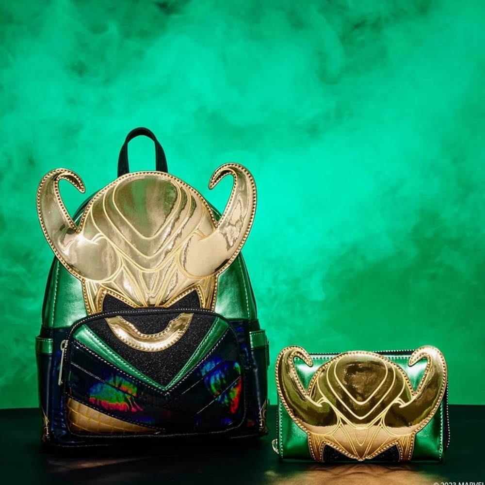 loungefly- MARVEL Bundle of Backpack and walletMetallic Loki
Cosplay